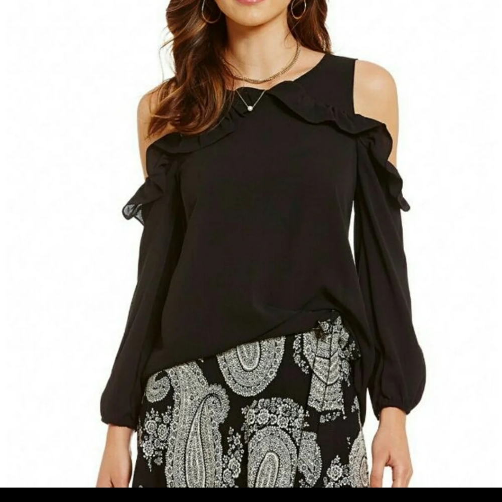 Cold shoulder  Blowse Living doll